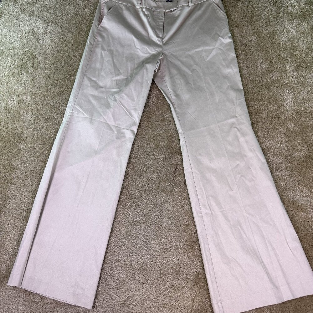 New York & Company Manhattan Chino Women’s Flare Leg Pants Tan Beige 12 E478
